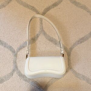 Elegant White Leather Shoulder Bag